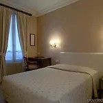 オテル ノワール 3*