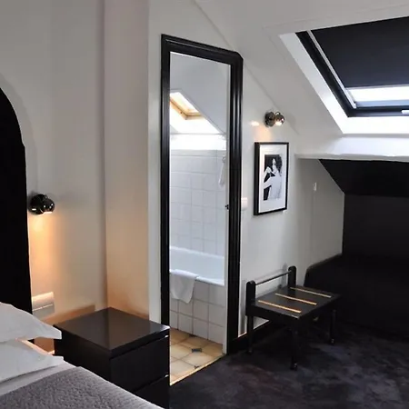 Noir Hotel 3*