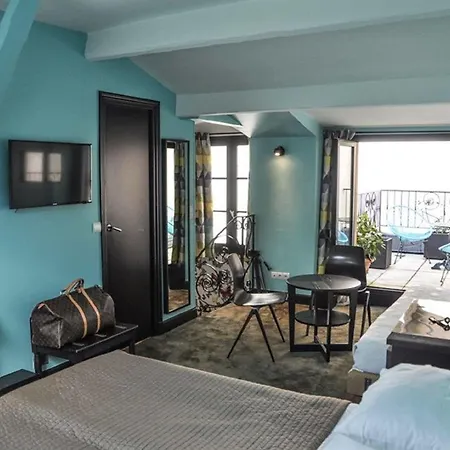 Hotel Noir 3*