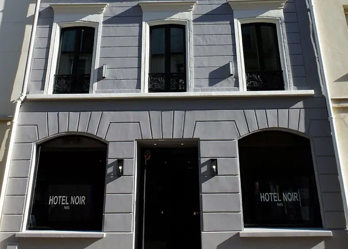 Hotel Noir 3*