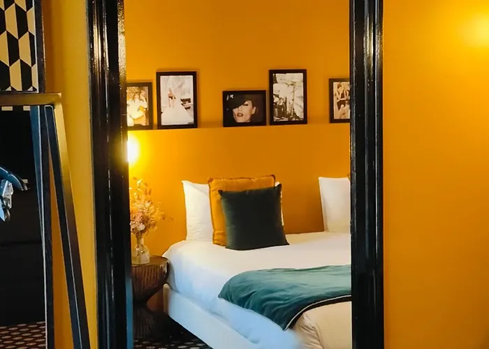 Noir Hotel 3*