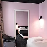 Noir 3* Paris